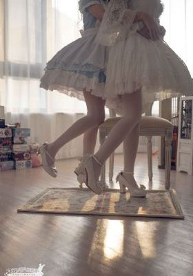 日韩美女第1页_午夜在线观看完整版