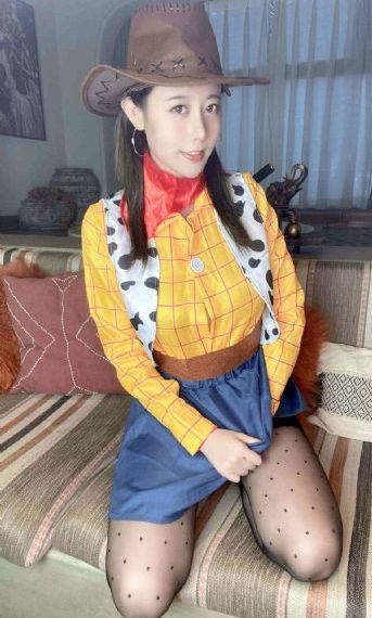 日本偷拍裙底丝袜av_BT种子下载