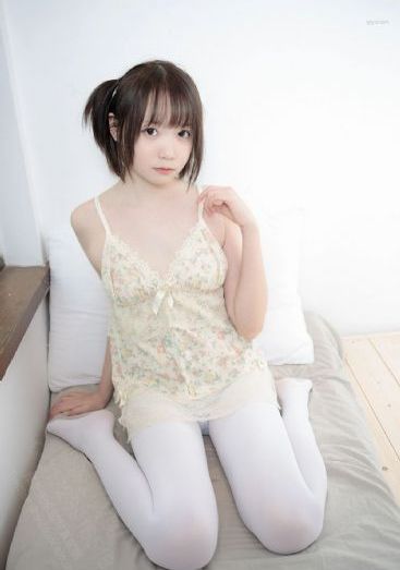 日韩学生制服美女诱惑_电影免费观看